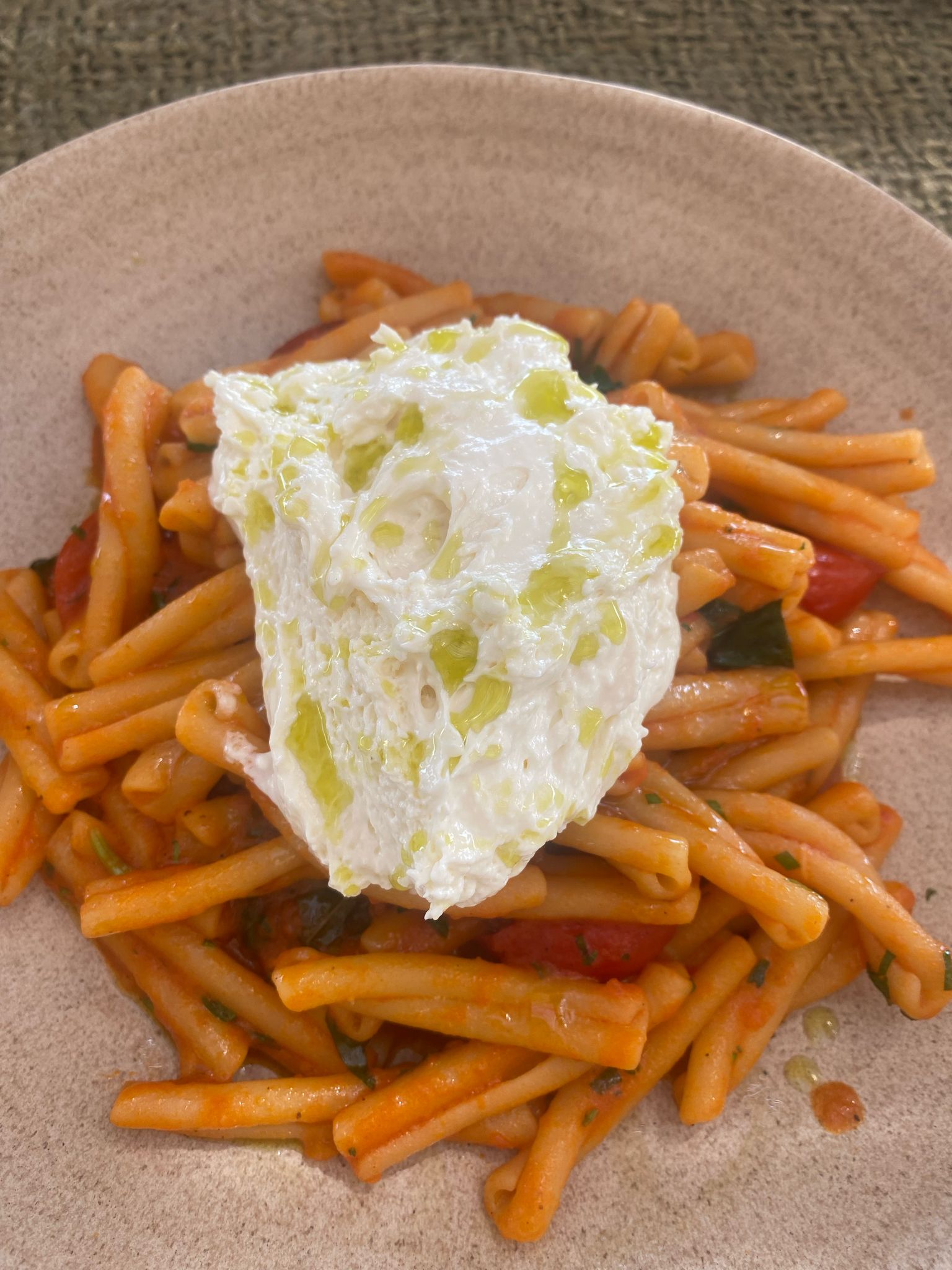 DOMATES SOSLU CASERECCE  & KEÇİ PEYNİRİ